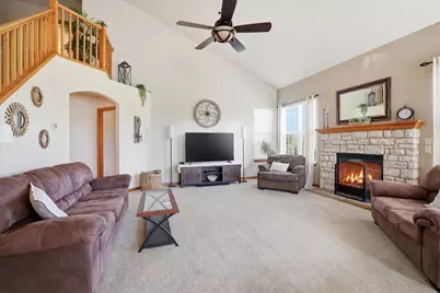 W348N5818  Snapdragon Ct, Oconomowoc, WI 53066 - Photo 8