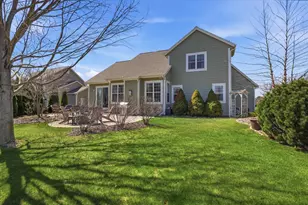 W348N5818 Snapdragon Ct, Oconomowoc, WI 53066 - Photo 34