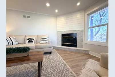 1028  Oakland Ave, Waukesha, WI 53186 - Photo 8