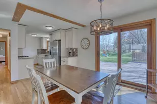 W200N9460 Woodside Ln, Menomonee Falls, WI 53051 - Photo 6