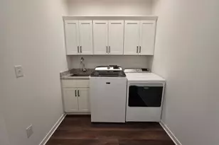 1876 Shyanne Ct, Hartford, WI 53027 - Photo 2