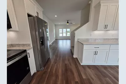 1876  Shyanne Ct, Hartford, WI 53027 - Photo 10