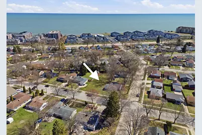 4010 S Kirkwood Ave, Saint Francis, WI 53235 - Photo 2