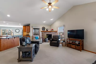 1245  Garfield Ln, Hartford, WI 53027 - Photo 10