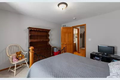 1245  Garfield Ln, Hartford, WI 53027 - Photo 6