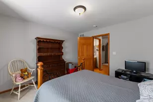 1245 Garfield Ln, Hartford, WI 53027 - Photo 6