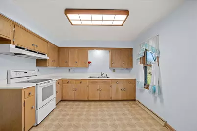 W151N7824  Hilltop Dr, Menomonee Falls, WI 53051 - Photo 20