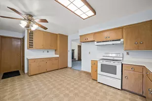 W151N7824 Hilltop Dr, Menomonee Falls, WI 53051 - Photo 18