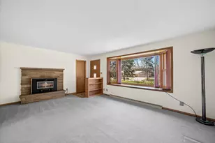 W151N7824 Hilltop Dr, Menomonee Falls, WI 53051 - Photo 14