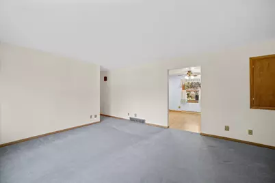 W151N7824  Hilltop Dr, Menomonee Falls, WI 53051 - Photo 16