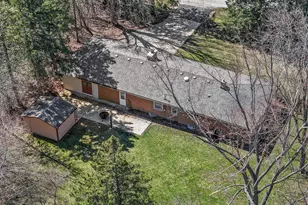 W151N7824 Hilltop Dr, Menomonee Falls, WI 53051 - Photo 10