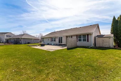 1189  Mockingbird Dr, Oconomowoc, WI 53066 - Photo 4