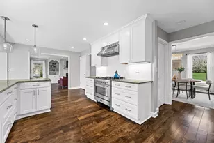 10223 N Range Line Ct, Mequon, WI 53092 - Photo 22