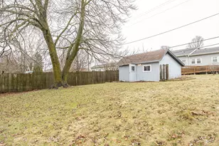 1920 Woodlawn Ave, West Bend, WI 53090 - Photo 32