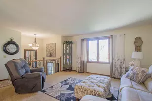 1063 Kiewert St, Watertown, WI 53098 - Photo 8