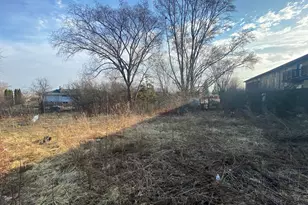 8621 N Granville Rd, Milwaukee, WI 53224 - Photo 14