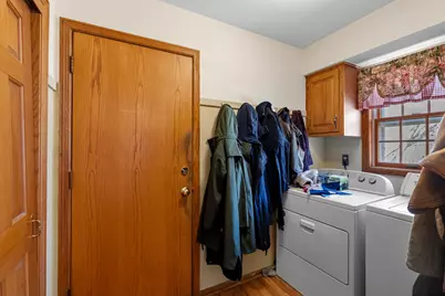 2908  Devonshire Ct, Waukesha, WI 53188 - Photo 14