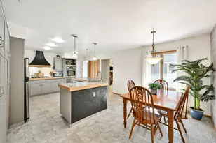 2138 Edgewood Dr, Grafton, WI 53024 - Photo 14