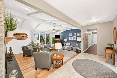 2138  Edgewood Dr, Grafton, WI 53024 - Photo 4