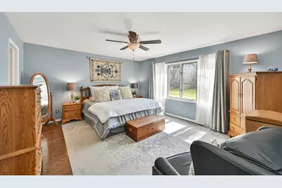 2138  Edgewood Dr, Grafton, WI 53024 - Photo 20