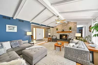 2138  Edgewood Dr, Grafton, WI 53024 - Photo 6