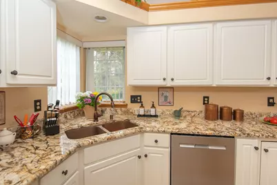 6423  Anforest Ln, Racine, WI 53406 - Photo 8