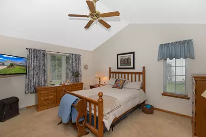 6423  Anforest Ln, Racine, WI 53406 - Photo 12