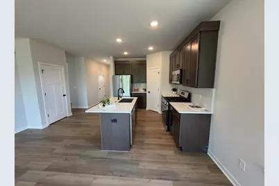 N101W16770  Gunflint Trl, Germantown, WI 53022 - Photo 6