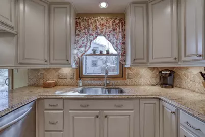 14235 W Wilbur Dr, New Berlin, WI 53151 - Photo 18