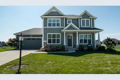 N61W21633  Legacy Trl, Menomonee Falls, WI 53051 - Photo 2