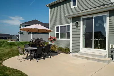 N61W21633  Legacy Trl, Menomonee Falls, WI 53051 - Photo 8