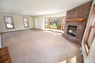 4445 S Longview Dr, New Berlin, WI 53151 - Photo 4