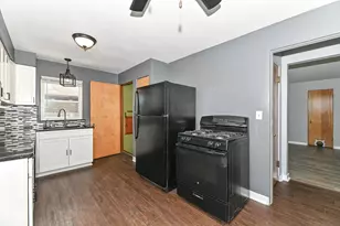 1910 Washington Rd, Kenosha, WI 53140 - Photo 10