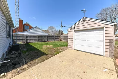 1910  Washington Rd, Kenosha, WI 53140 - Photo 28
