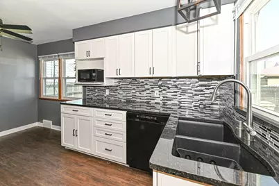 1910  Washington Rd, Kenosha, WI 53140 - Photo 16