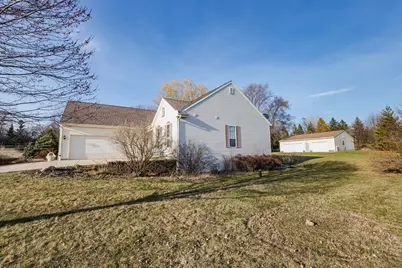 W220N7288  Coventry Meadows Ct, Lisbon, WI 53089 - Photo 4