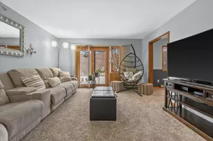 530 N Silverbrook Dr, West Bend, WI 53090 - Photo 10