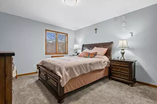 530 N Silverbrook Dr, West Bend, WI 53090 - Photo 14