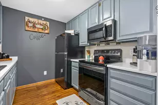 530 N Silverbrook Dr, West Bend, WI 53090 - Photo 6