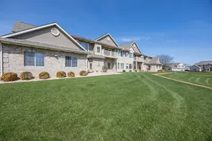 6615 Spring Hill Dr, Racine, WI 53406 - Photo 40