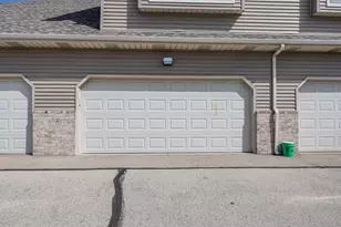 6615 Spring Hill Dr, Racine, WI 53406 - Photo 36