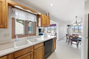 653 Minnesota Ave, Oostburg, WI 53070 - Photo 8