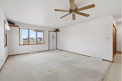 653  Minnesota Ave, Oostburg, WI 53070 - Photo 4