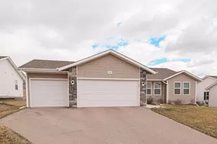 3130 Emerald Dr, Janesville, WI 53546 - Photo 2