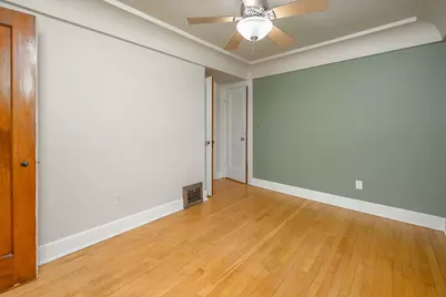 2323 E Falling Heath Pl, Milwaukee, WI 53207 - Photo 14