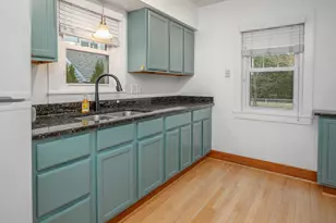 2323 E Falling Heath Pl, Milwaukee, WI 53207 - Photo 8