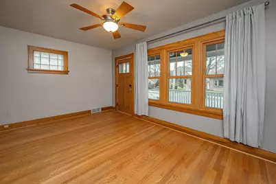 2323 E Falling Heath Pl, Milwaukee, WI 53207 - Photo 6