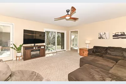 8801  Hart Dr, Racine, WI 53185 - Photo 6