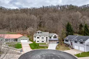 3630 Deerfield Pl, La Crosse, WI 54601 - Photo 2
