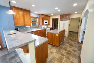 W254S6440 McGregor Ct, Vernon, WI 53189 - Photo 8